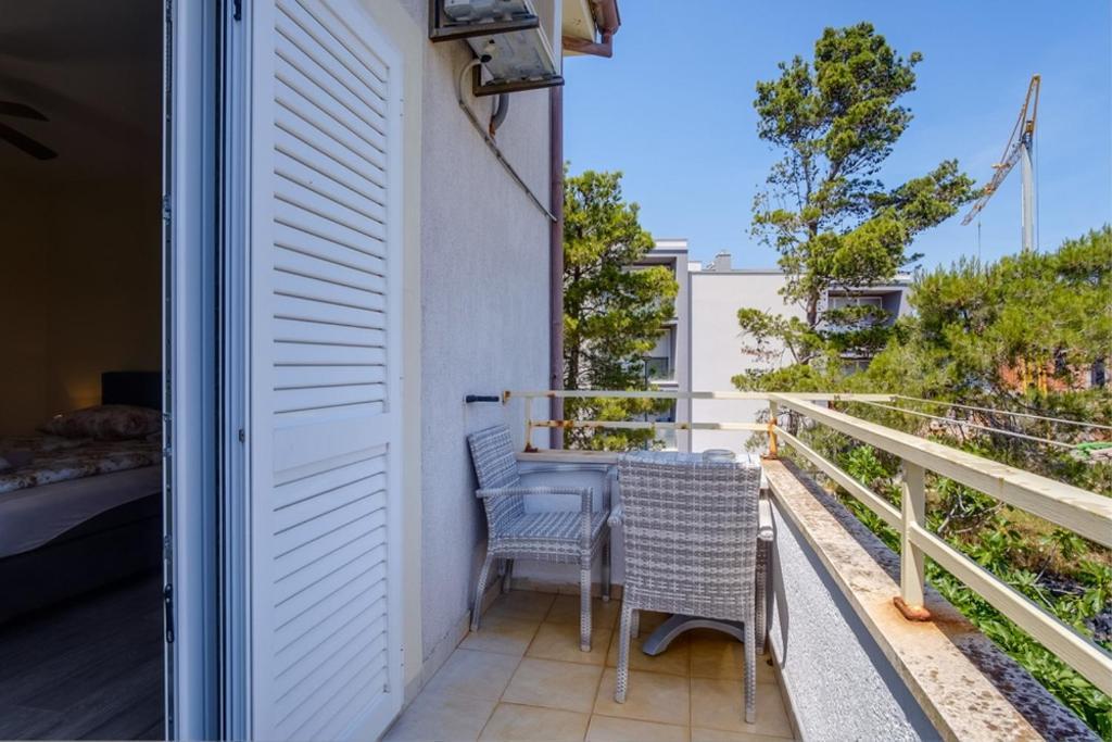 Rooms With A Parking Space Mali Losinj Exterior photo